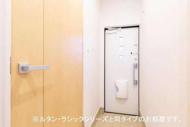 パークサイド白土Ⅱの玄関|収納もある玄関です