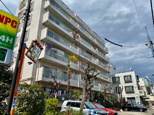 レックス四谷マンションの外観