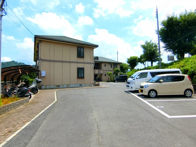 クレールハイツの周辺
