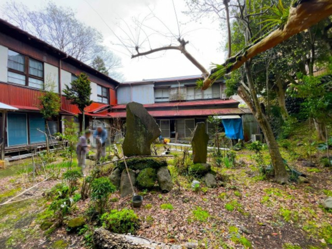 【庭】 | ◇◆伊勢原市大山 古民家(旧旅館)◆◇ | 人目を気にせず静かに過ごせる広い庭