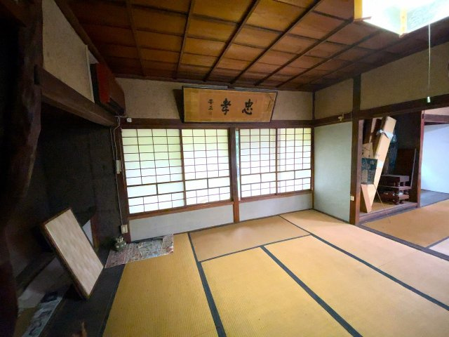 【和室】 | ◇◆伊勢原市大山 古民家(旧旅館)◆◇ | 畳には調湿性に加え、音を吸収してくれる効果もあります
