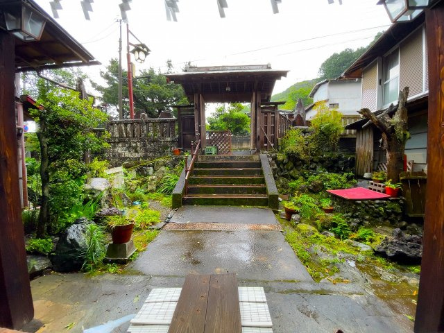 【エントランス】 | ◇◆伊勢原市大山 古民家(旧旅館)◆◇ | 風情ある門構えが古き良き日本の情景を連想させます。