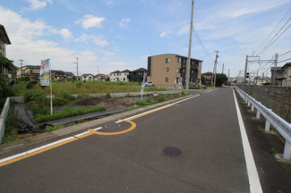 【前面道路含む現地写真】