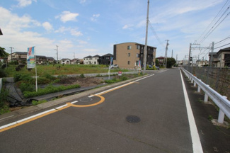 【前面道路含む現地写真】