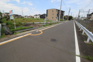 【前面道路含む現地写真】