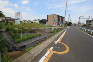【前面道路含む現地写真】