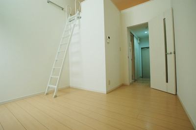 【居間・リビング】 | グレイス姪浜 | 別号室の写真になります。現況優先。