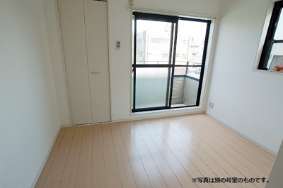 【居間・リビング】 | THE MEWS FLAT吉塚 | 別号室の写真になります。現況優先。