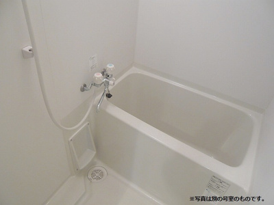 【浴室】 | THE MEWS FLAT吉塚 | 別号室の写真になります。現況優先。