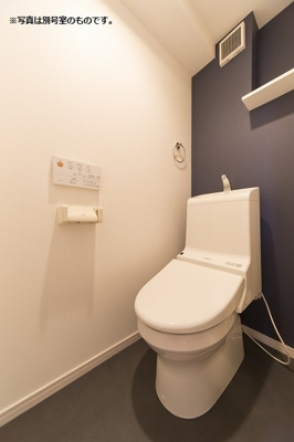 【トイレ】 | Felicita | 別号室の写真になります。現況優先。