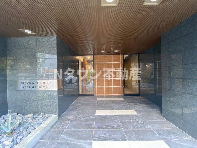 【エントランス】 | プレサンスロジェ栄三丁目 | 毎日通るエントランスはこのようになっています