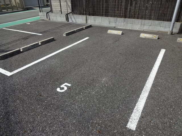 ルーチェの駐車場