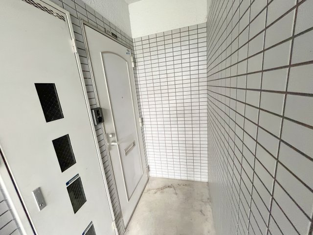 ハイツ本町のエントランス