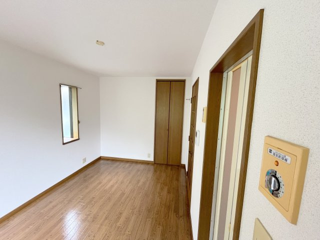 ハイツ本町の居間・リビング