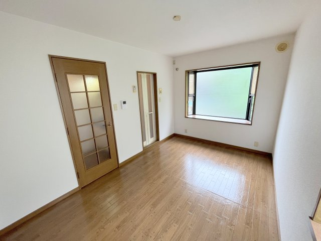 ハイツ本町の洋室