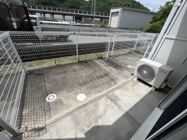 メゾンサンベリーナのバルコニー