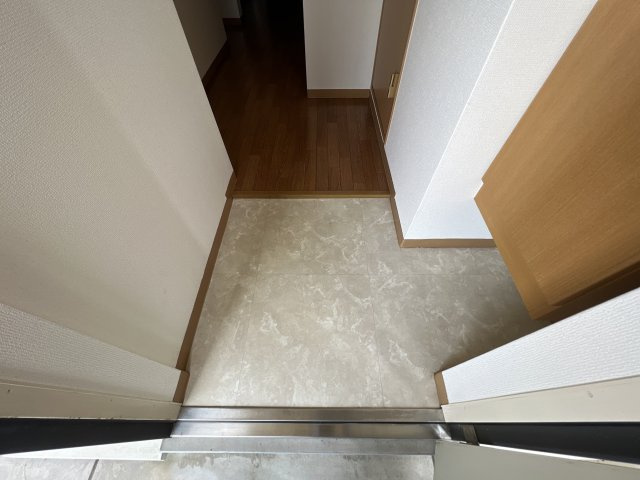 メゾンサンベリーナの玄関