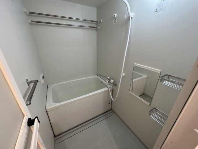 メゾンサンベリーナの浴室