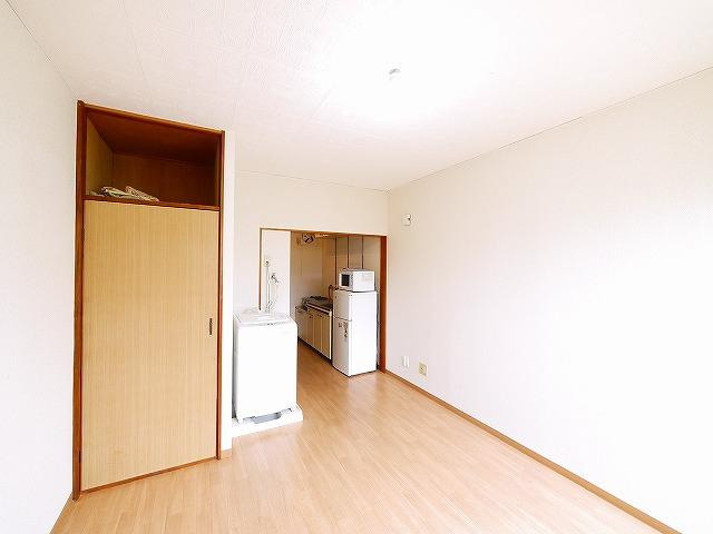 吉田ハイツの洋室