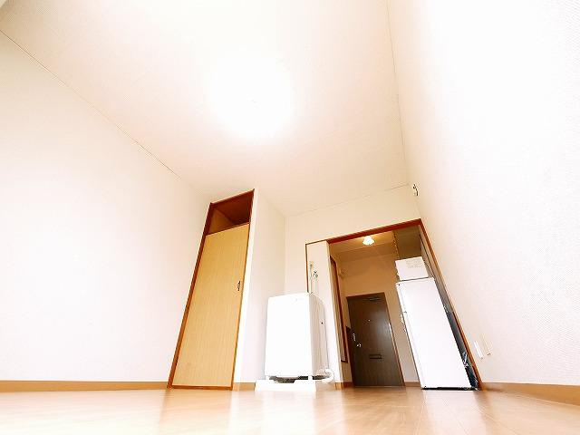 吉田ハイツの洋室