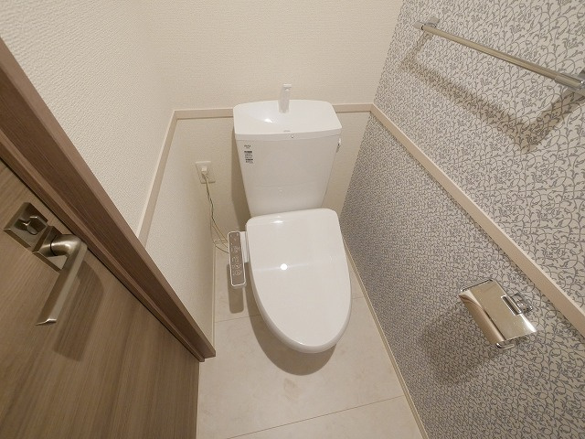 楓　A棟のトイレ|落ち着いた色調のトイレです