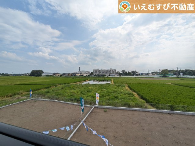 BLOOMING GARDEN　熊谷市弥藤吾の展望|高い建物が無く開放感のある展望
バルコニーからの展望も開けていてのどかな景色が望めます。日当りも良いですね♪