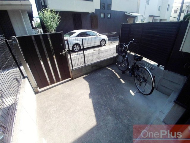 ベルク魚崎の駐車場