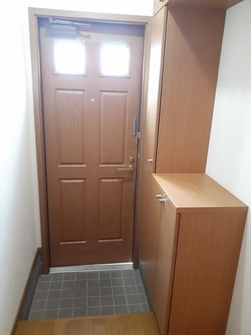 エトワールの玄関|収納もある玄関です