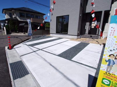 【駐車場】 | Ricca　南沢又　6期　1号棟 | 出し入れしやすい駐車場です♪