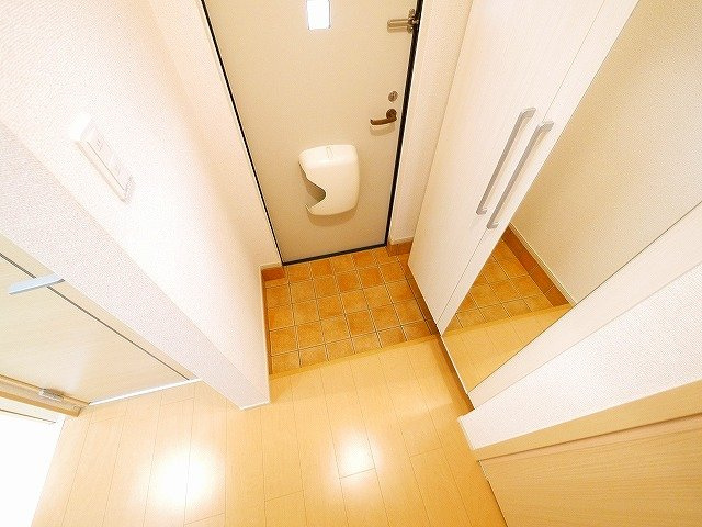 クラージュの玄関|落ち着いた玄関です