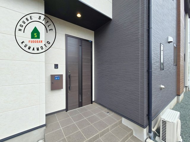 熊本市北区麻生田5丁目第1-4棟（1号棟）　の玄関|おでかけの時も帰った時も、「我が家」を最初に感じでもらえる素敵な空間に。