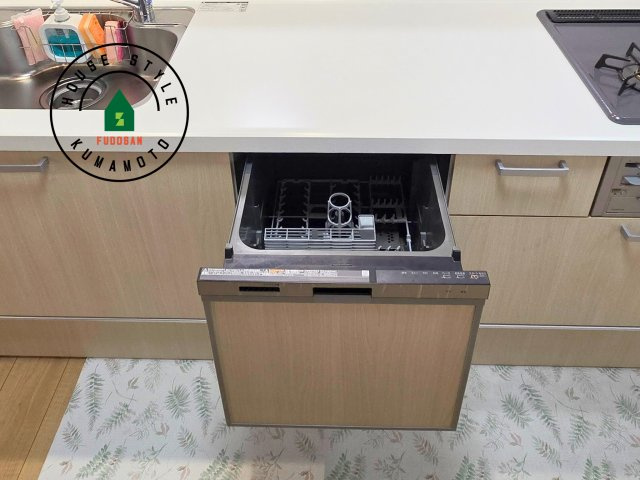 熊本市北区麻生田5丁目第1-4棟（1号棟）　の構造・工法・仕様|便利な食器洗い乾燥機。乾燥機能が備わっているため家事の時間が短縮できます。