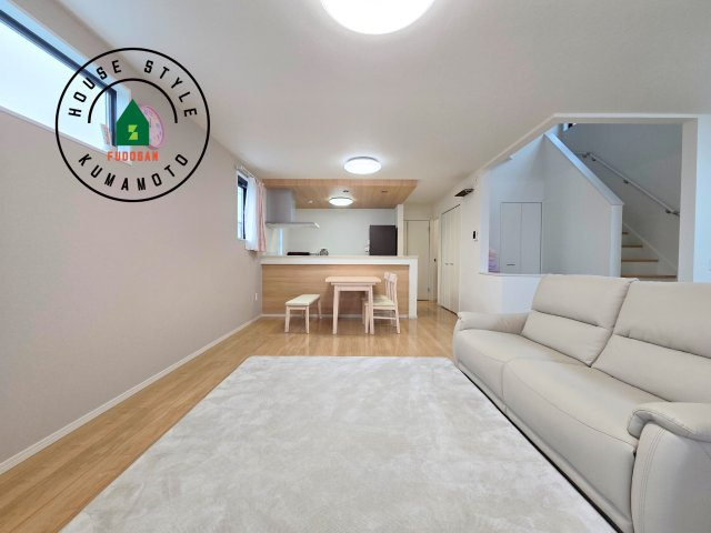 熊本市北区麻生田5丁目第1-4棟（1号棟）　の居間・リビング|キッチンからリビングをしっかり確認できます。家族の笑顔があふれる空間になりそうですね。