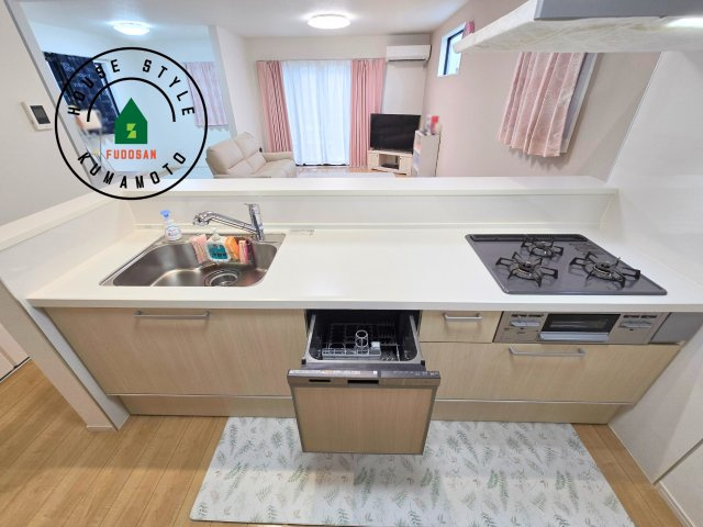 熊本市北区麻生田5丁目第1-4棟（1号棟）　のキッチン|ご家族を近くに感じられる対面キッチンのLDK。会話もはずみそうですね。