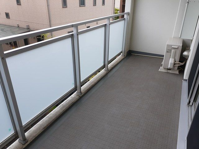 セジュール　藤のバルコニー