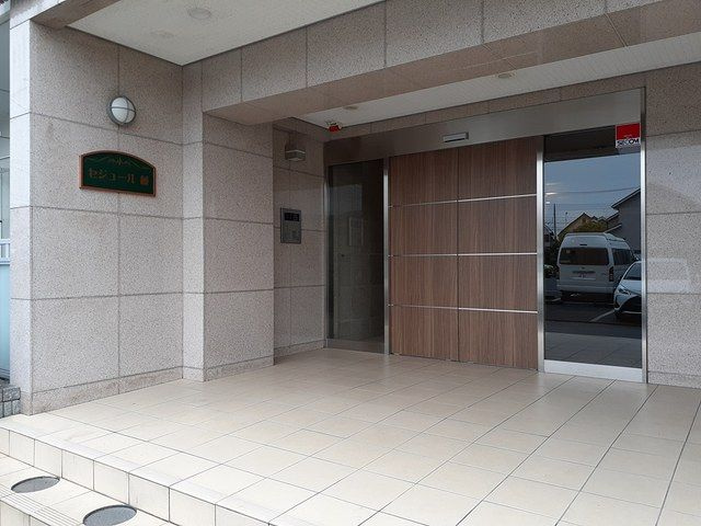 セジュール　藤のエントランス