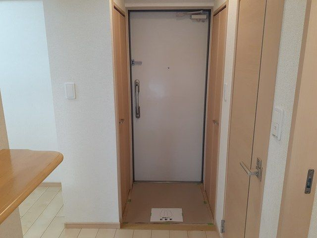 セジュール　藤の玄関