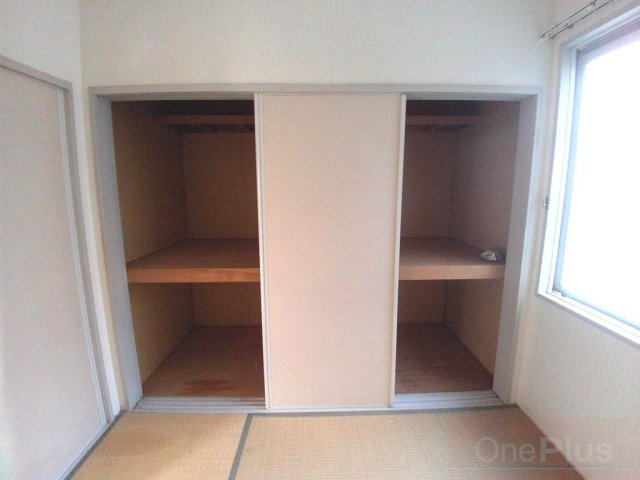 リビング六甲ウエストBの収納