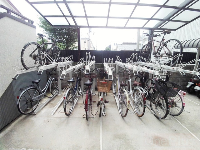 ローレル甲南の駐車場|駐輪場