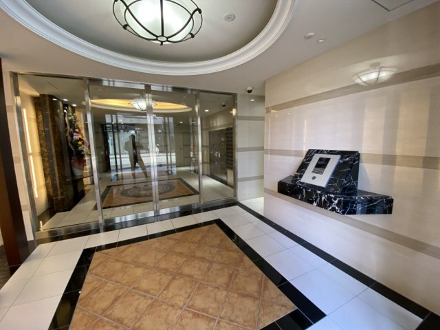 Luxe東灘のエントランス