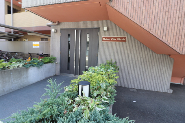 メゾンクレールHiyoshiのエントランス