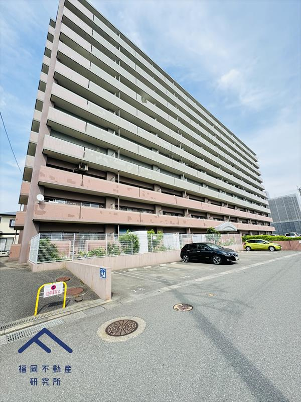 ロワールマンション箱崎２の外観