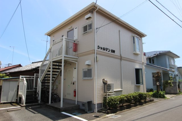 シャルマン元町のエントランス
