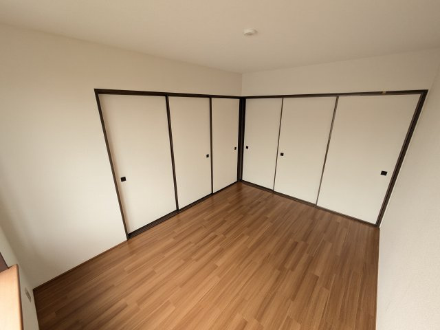 シャルマン元町の洋室