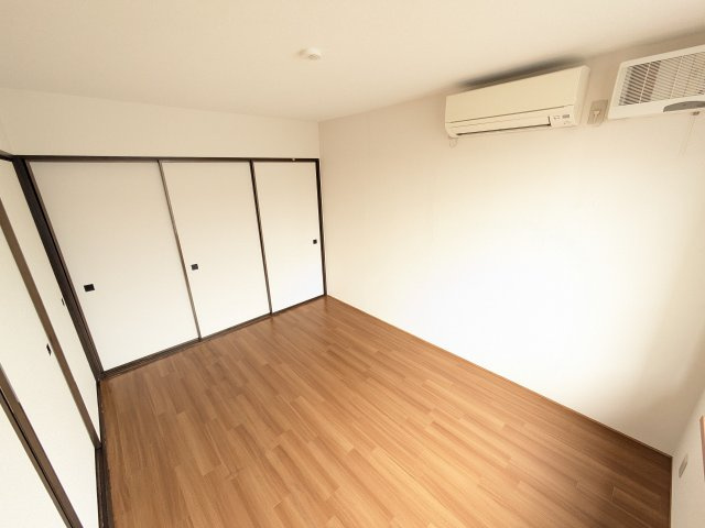 シャルマン元町の洋室