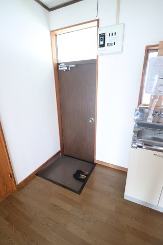 第2ニイヤスカイハイムの玄関