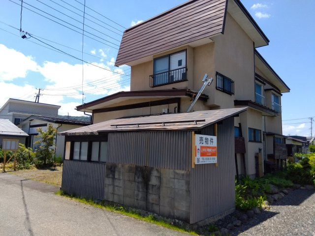 米沢市城西１丁目　二階建て住宅の外観