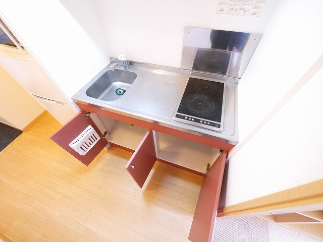 レオパレスビューヒルズテンのキッチン