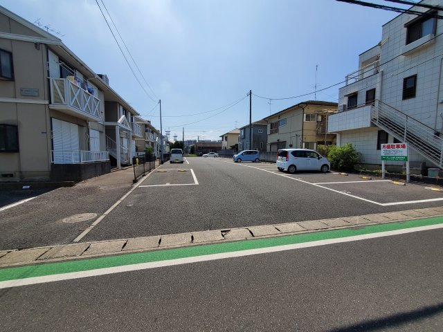 第一セキセイハイツの駐車場|駐車場に車を止められます