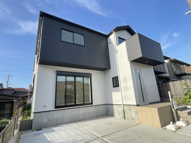 Terrechez中川区大当郎2期｜名古屋市の戸建ならホームアップの駐車場|2台並列駐車可能